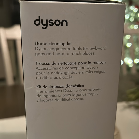 Dyson Cleaning Kit - Picture 2 of 4